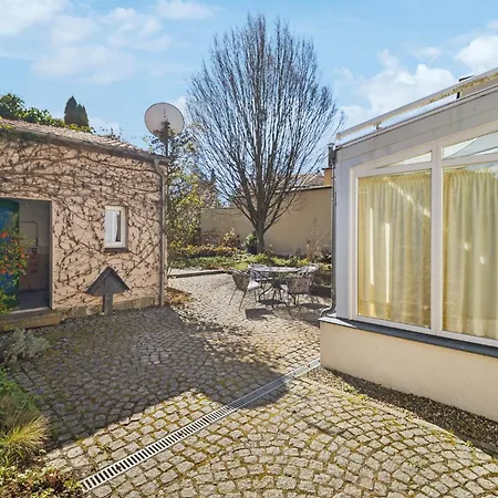 5 Bedroom Pet Friendly In