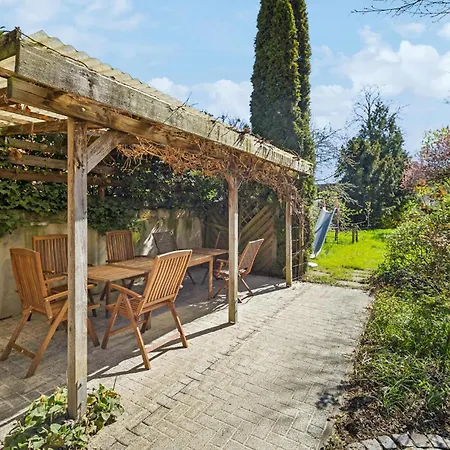 5 Bedroom Pet Friendly In